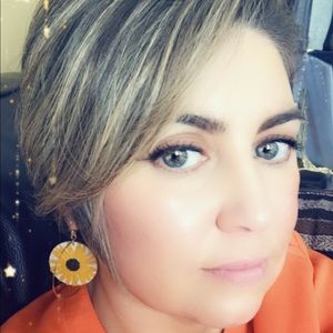 Meet your Posher, Alejandra